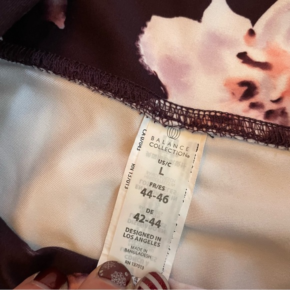 🍭2/$45~NWOT Balance Collection Wild Plum Floral Leggings~Large - Picture 11 of 11